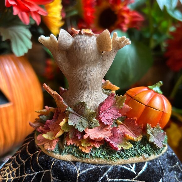 Charming Tails Halloween Figurine: “I’ve Fallen For You” (85/521) - Picture 6 of 13